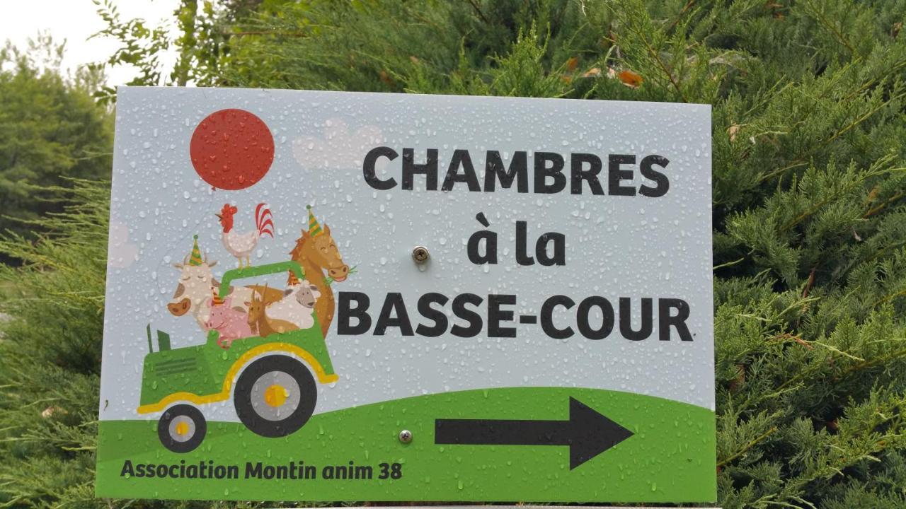 Basse-Cour De Montin Au 256 Chemin De La Rocaille A 38510 Vezeronce Curtin Bed & Breakfast Morestel Dış mekan fotoğraf